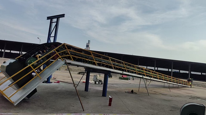 大傾角輸送機(jī)